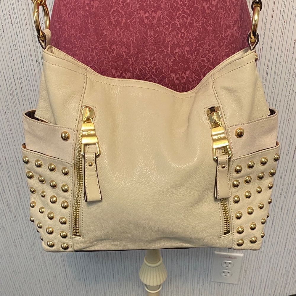 B. Makowsky Beige Crossbody - Gold Accents Animal Print Liner & Zipper Closure